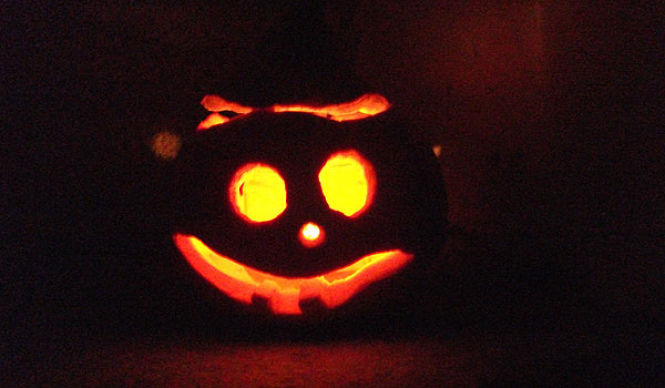 Vyrob si: Halloweenská dekorace z dýně nesmí chybět u žádného vchodu
